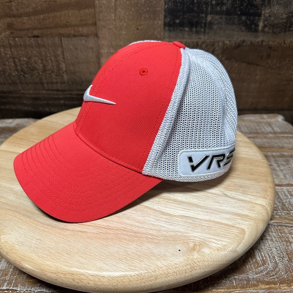 NWOT Nike Women’s VRS / RZN Vapor Mesh Golf Flex Fit Cap Size L/XL.